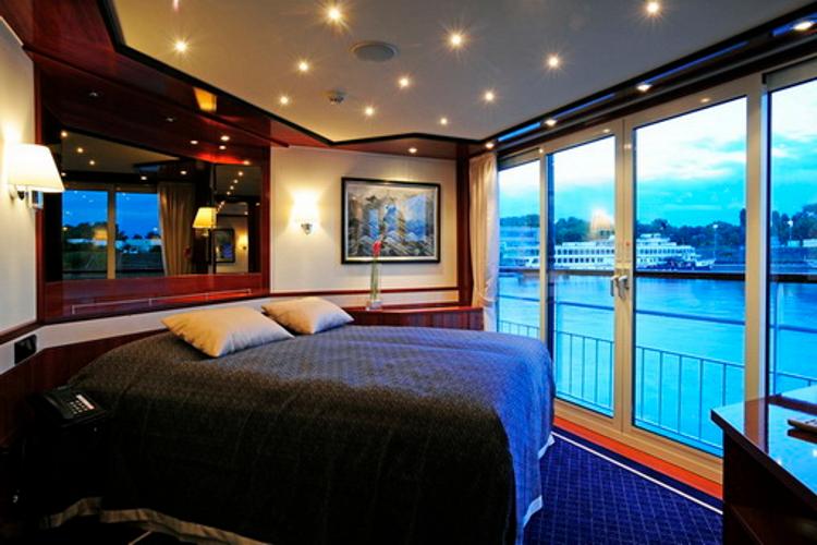 Люкс De Luxe на Средней палубе.jpg