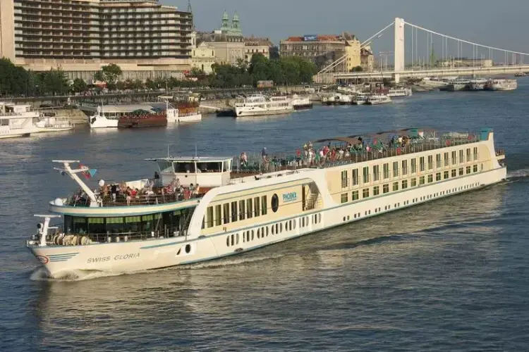 Swiss Gloria2.webp