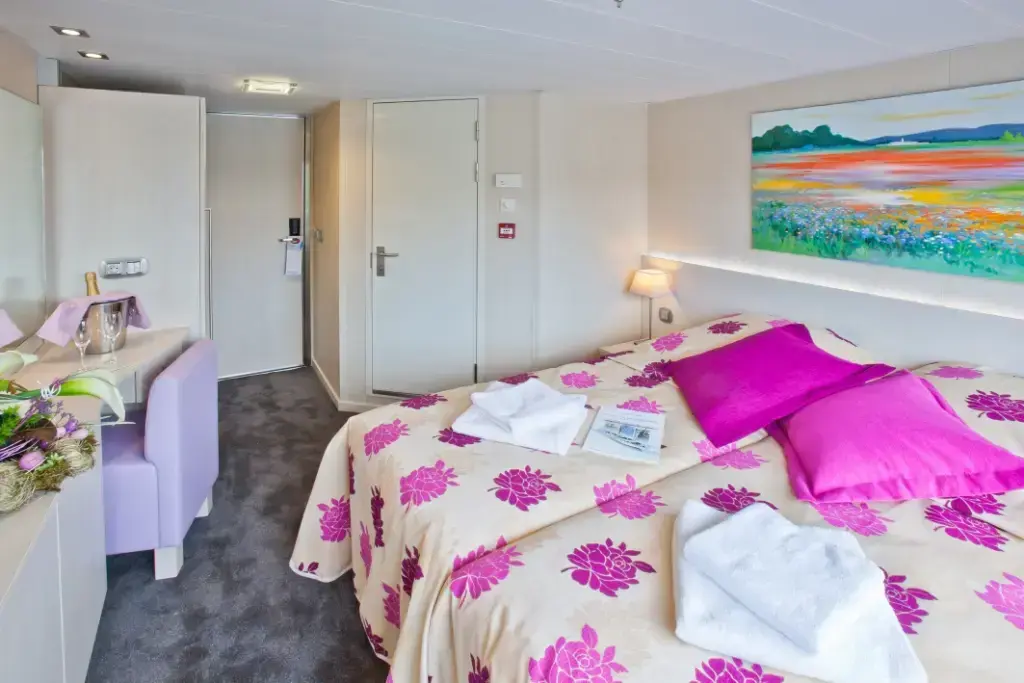 Каюта SUPERIOR на Средней палубе.webp