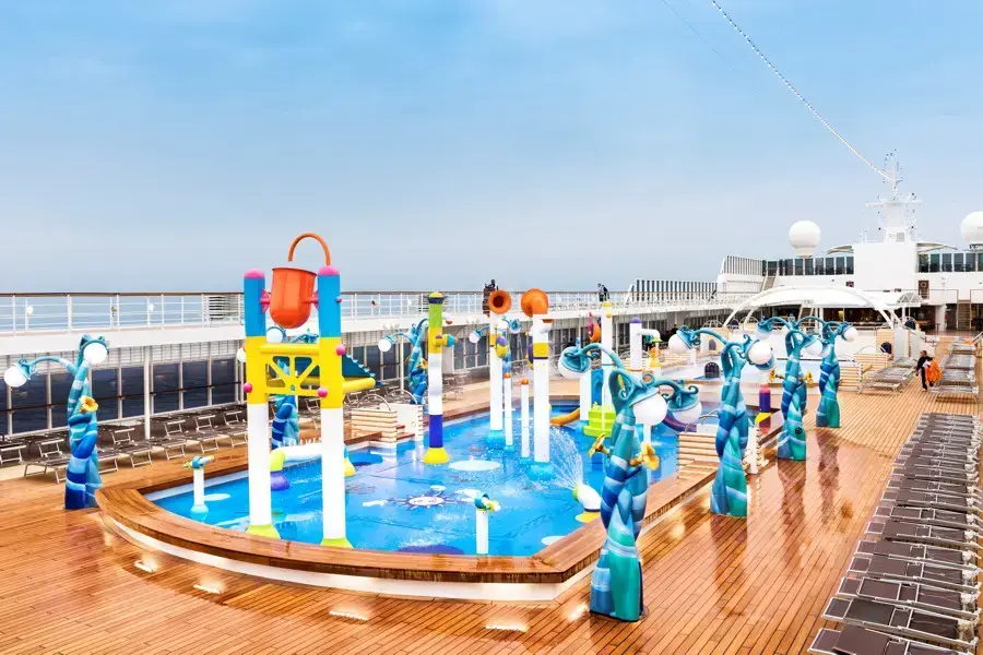 031_Ship_MSC_Armonia_Spray_Park_Experience.webp