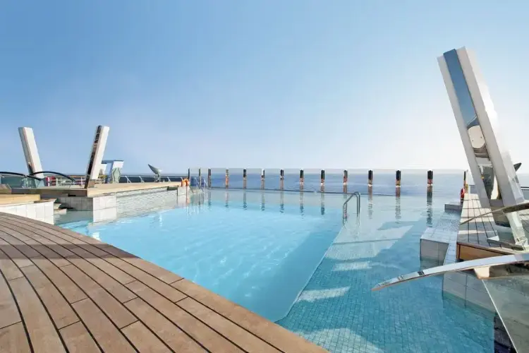 29_Ship_Garden_Pool.webp