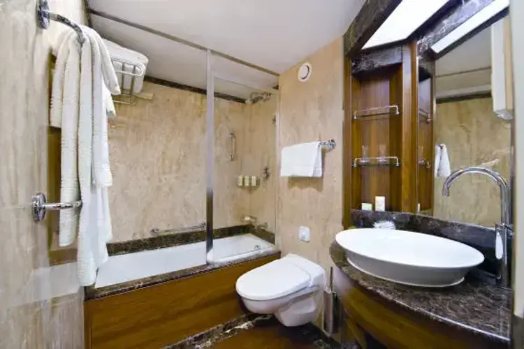 BATHROOM VERANDA.webp