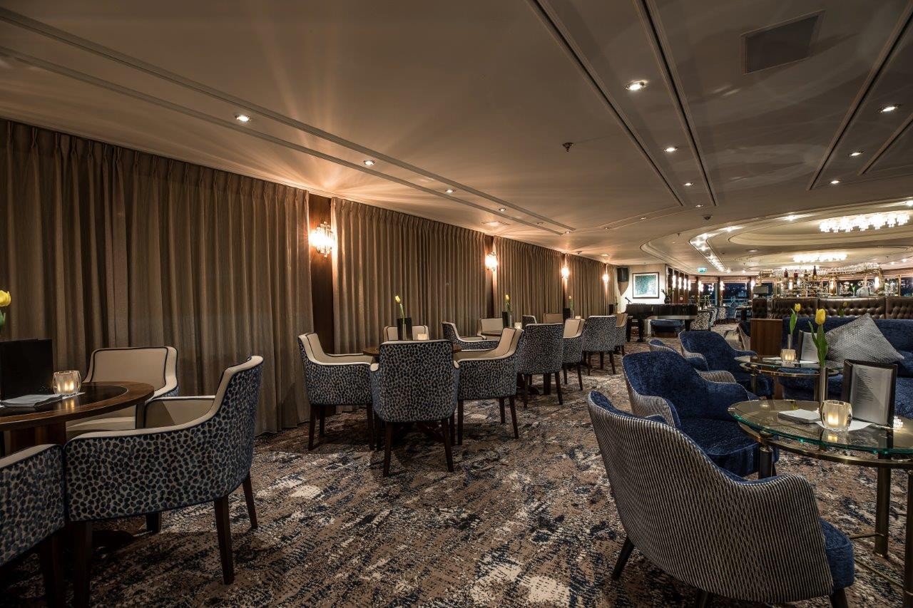 BW Lounge-Bar by night-5856.jpg