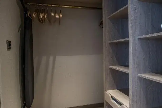 BW Room 304-5438.webp