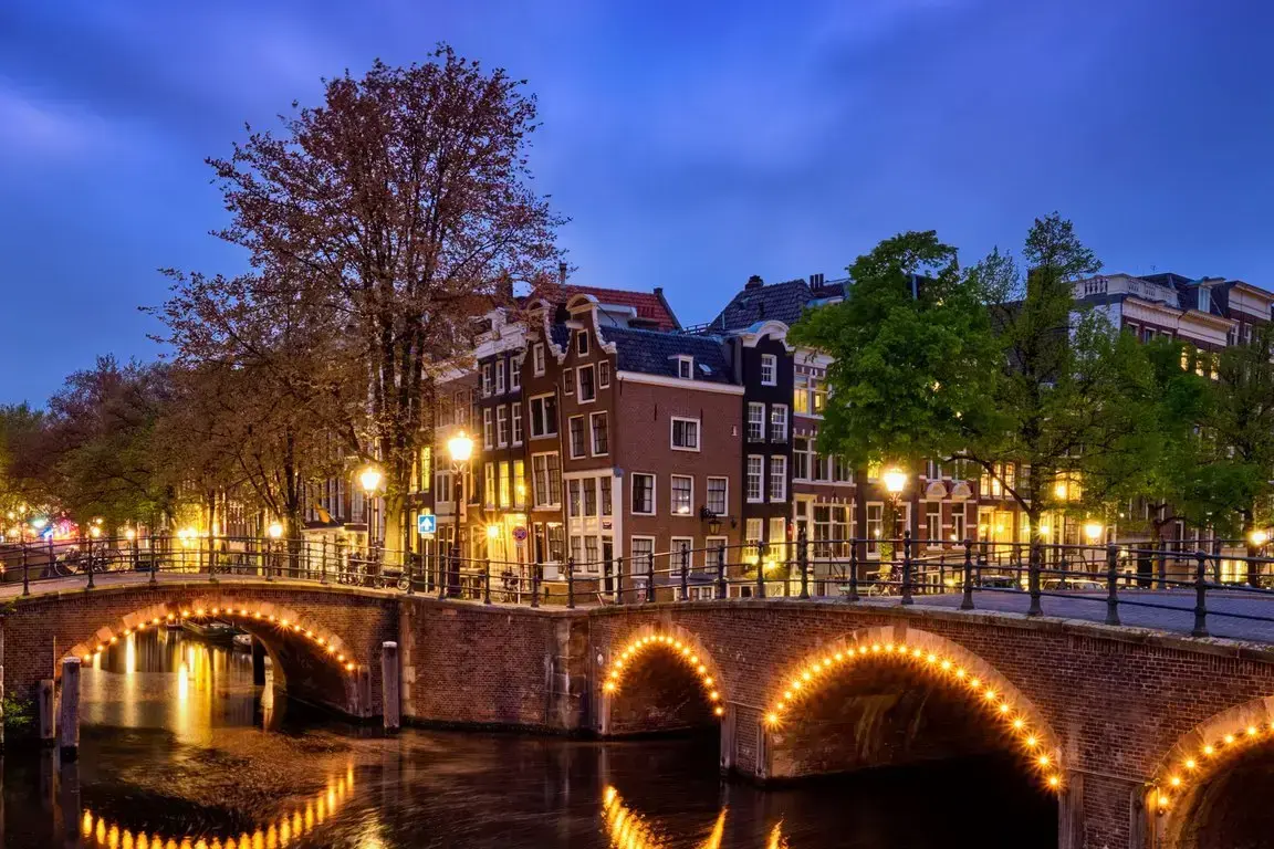 csm_AdobeStock_157290680_Amsterdam_c6967c84d0.webp
