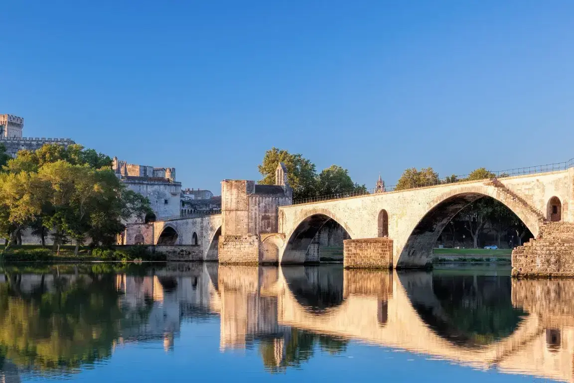csm_AdobeStock_116087207_Avignon_1b43b81959.webp