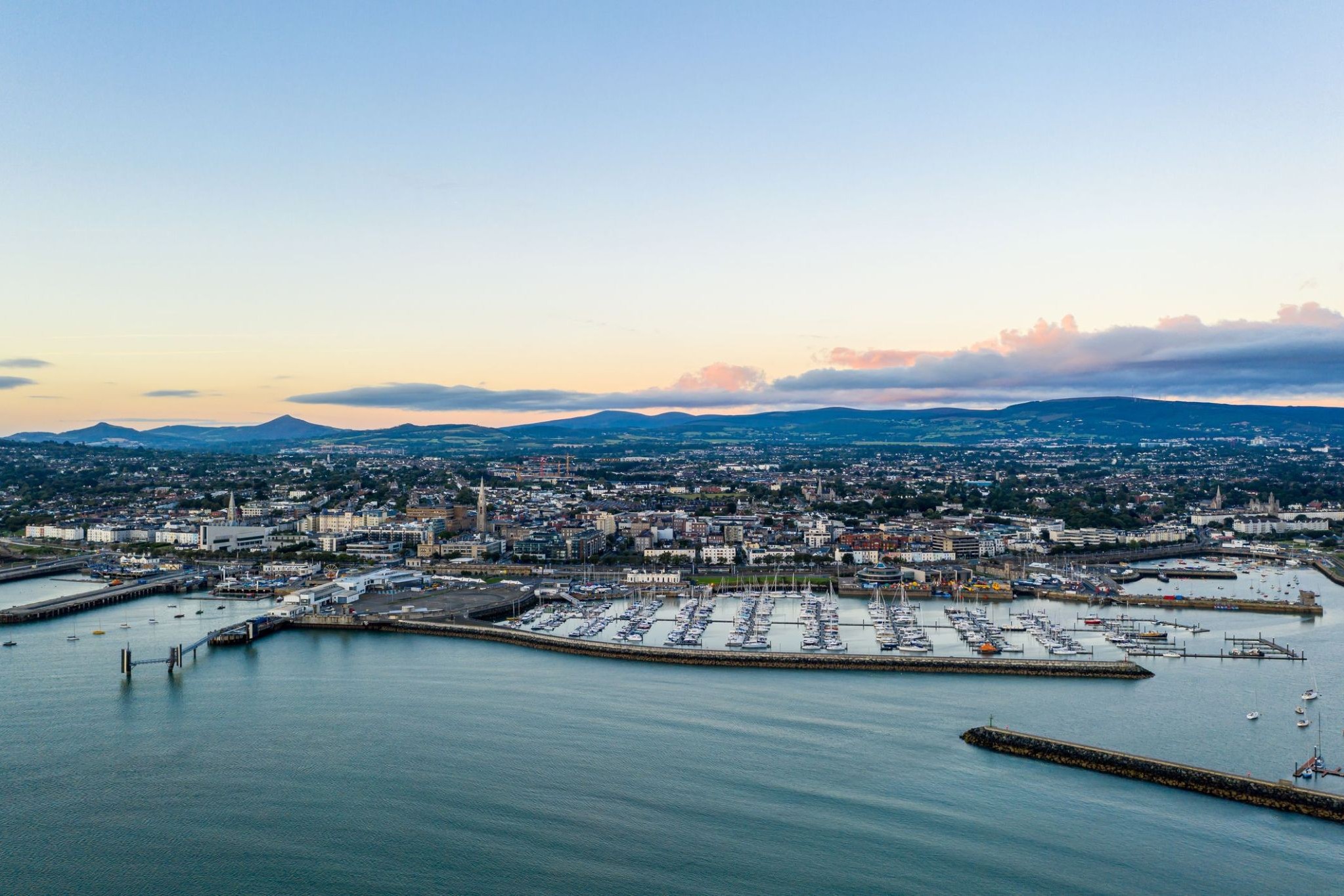 2387262_Dun Laoghaire, Dublin.jpg