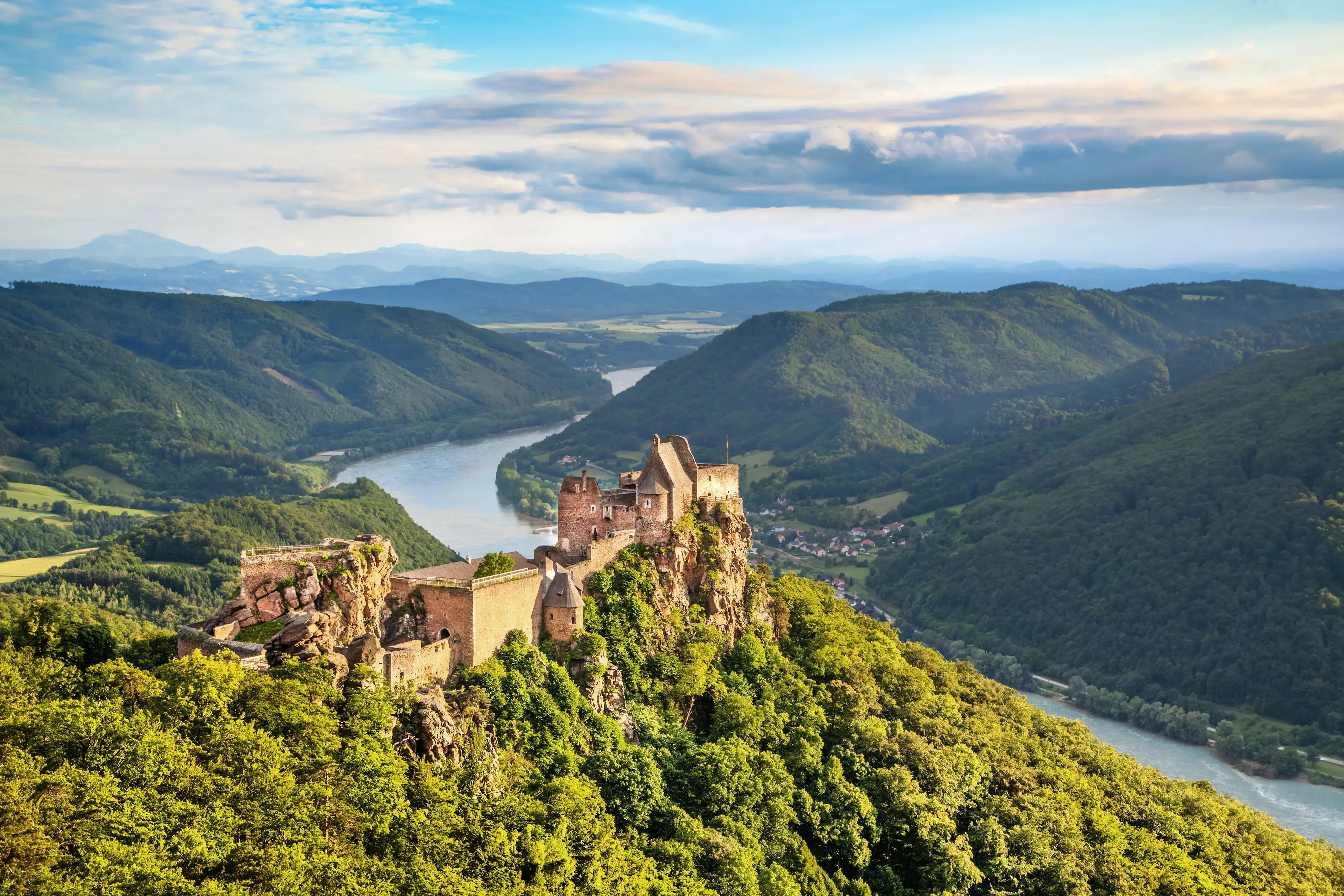 wachau-adobestock-55684718.webp