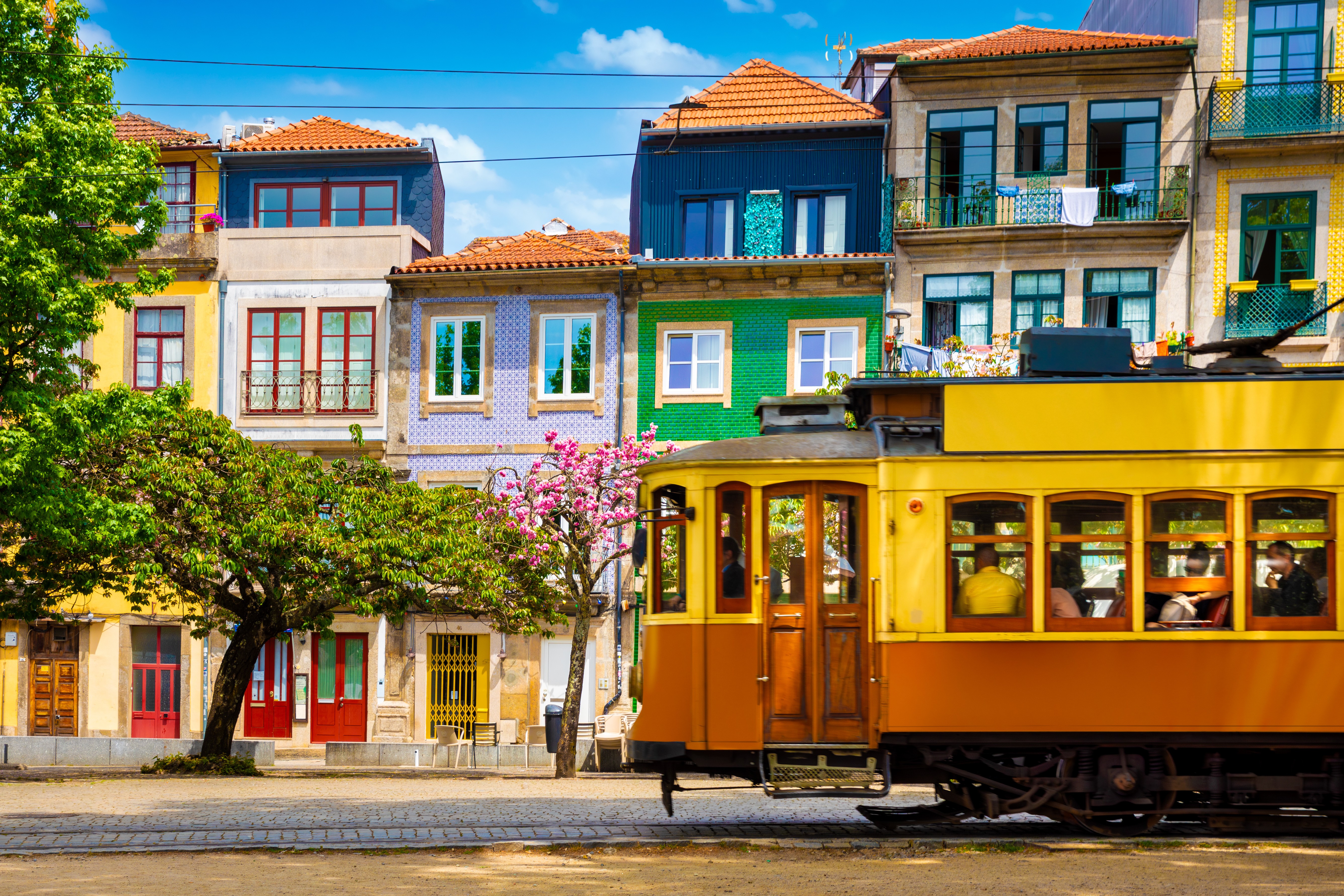 porto-adobestock-903243229.jpeg