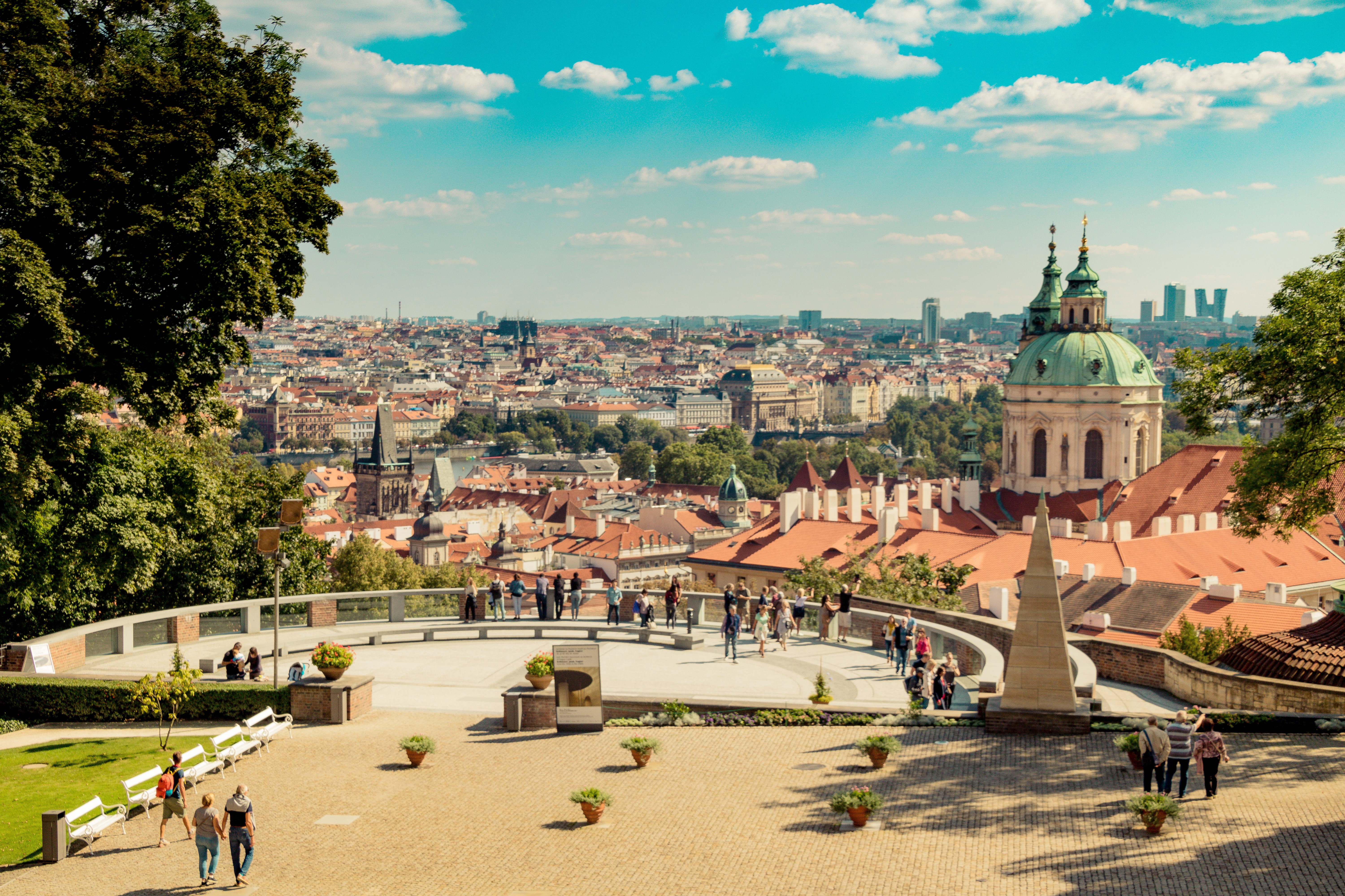 prag-adobestock-214051847.jpeg