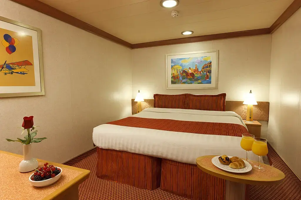 Costa_Favolosa_Innenkabine (1).webp