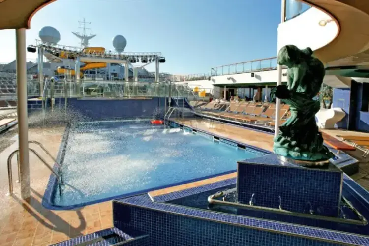 Costa Fortuna- Pooldeck.webp