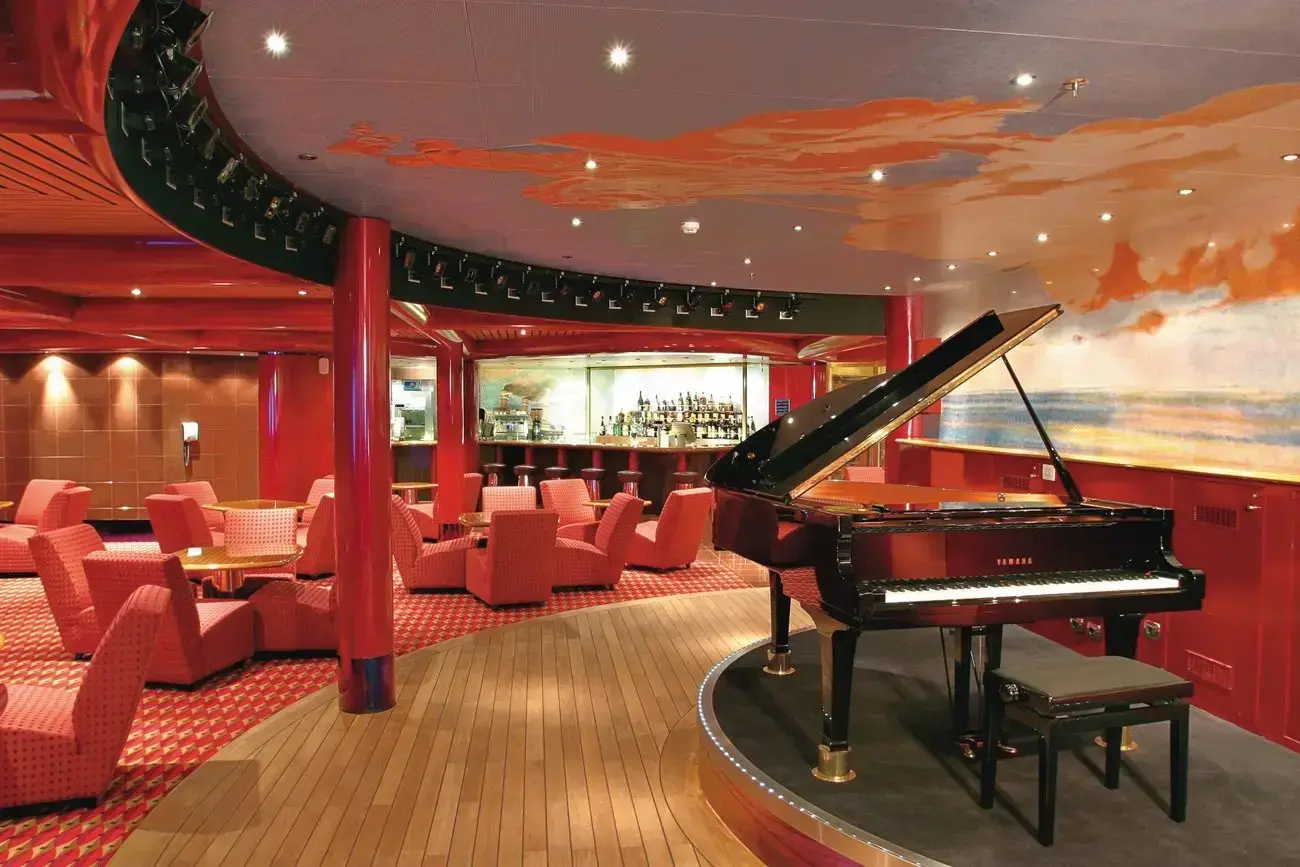 piano-bar-conte-rosso.webp