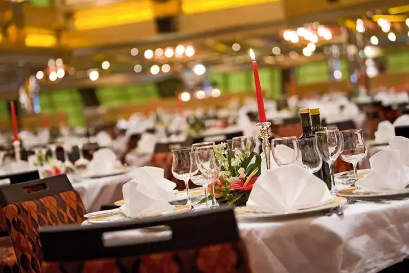 10-serena restaurant2.webp