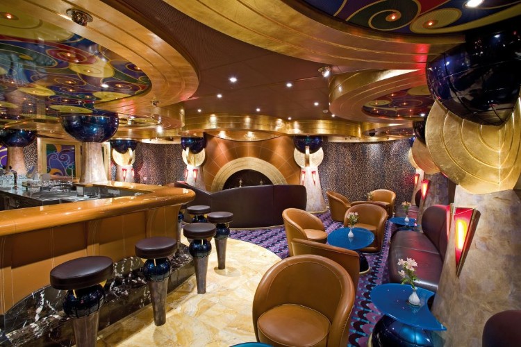 19 Serena sigar bar.JPG