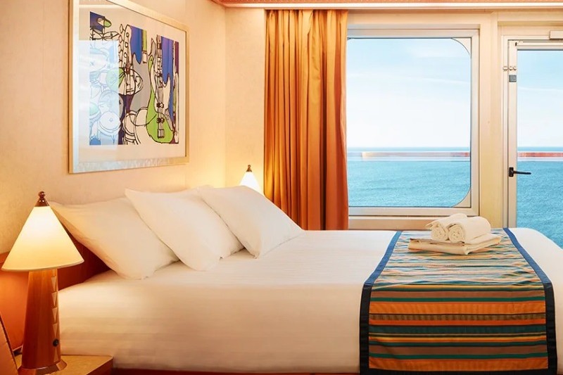 2 Terrace-with-sea-view-cabin.jpg