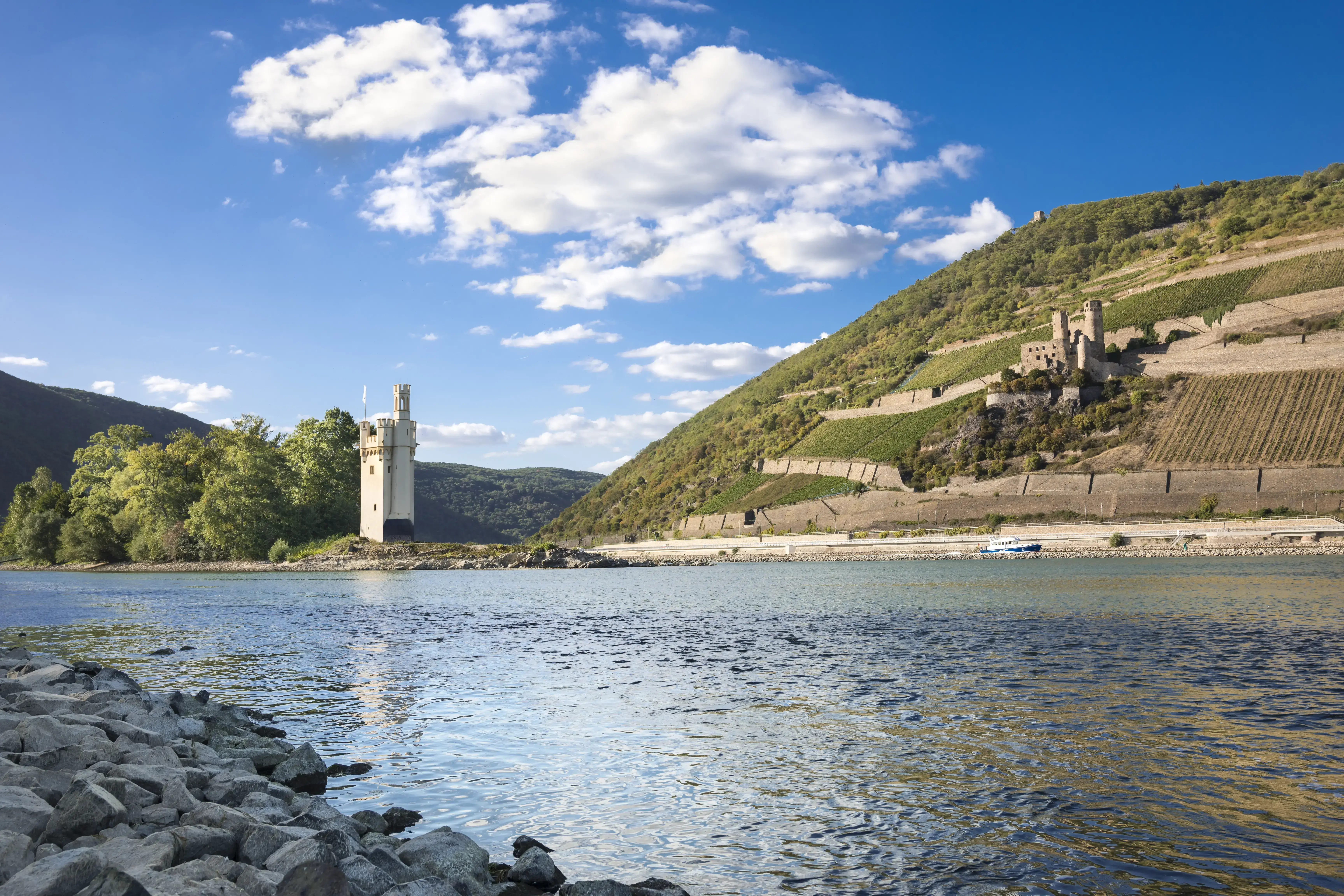 rhein-adobestock-297663326.webp