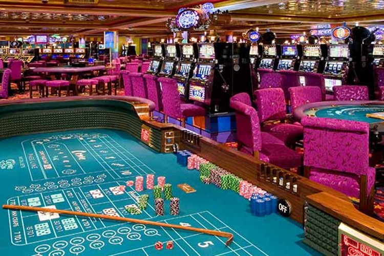 Norwegian_Cruise_Line_Norwegian_Jade_Casino.jpg