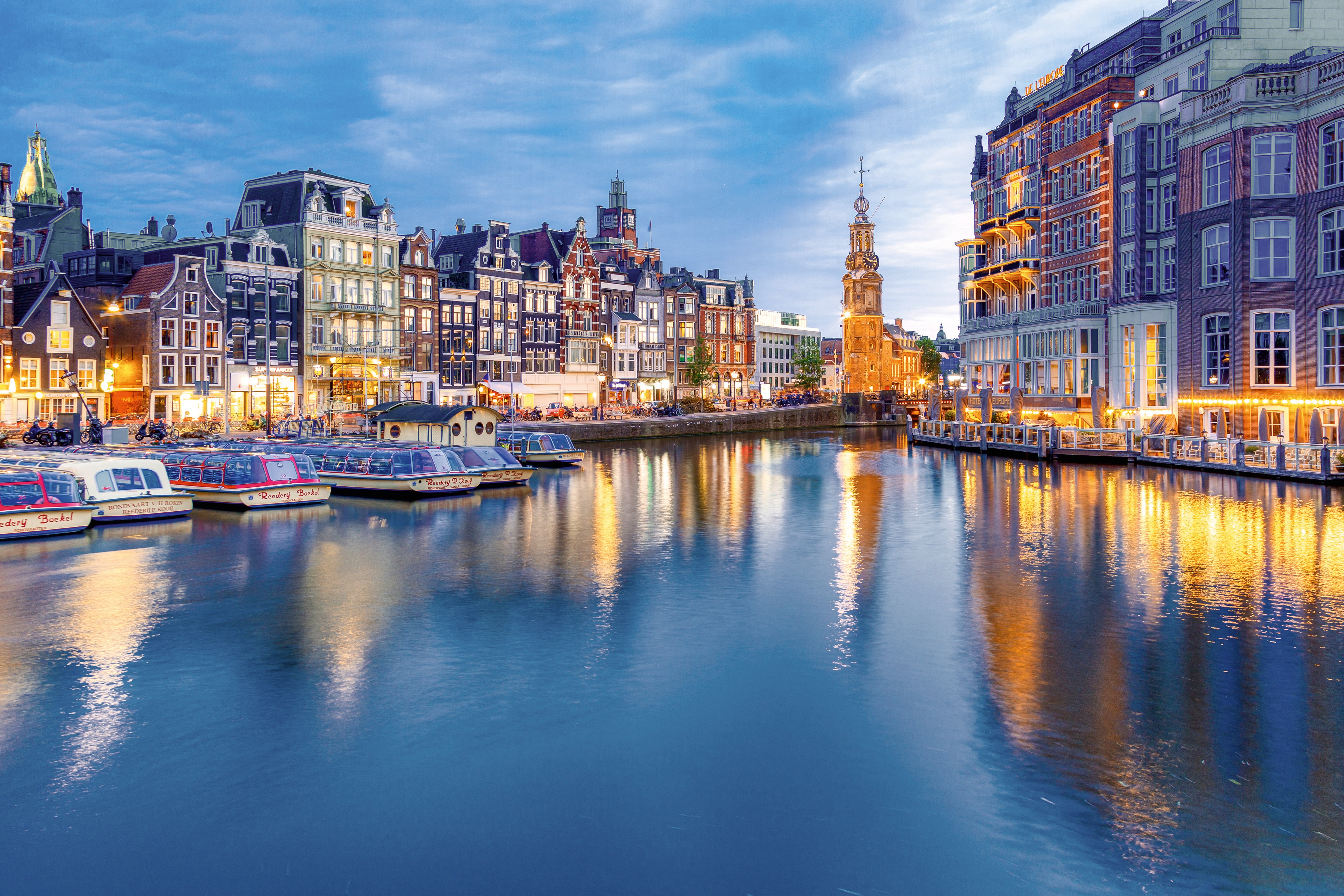 _c_Amsterdam_View-from-HalfmoonBridge-at-night_SA273452017.jpg