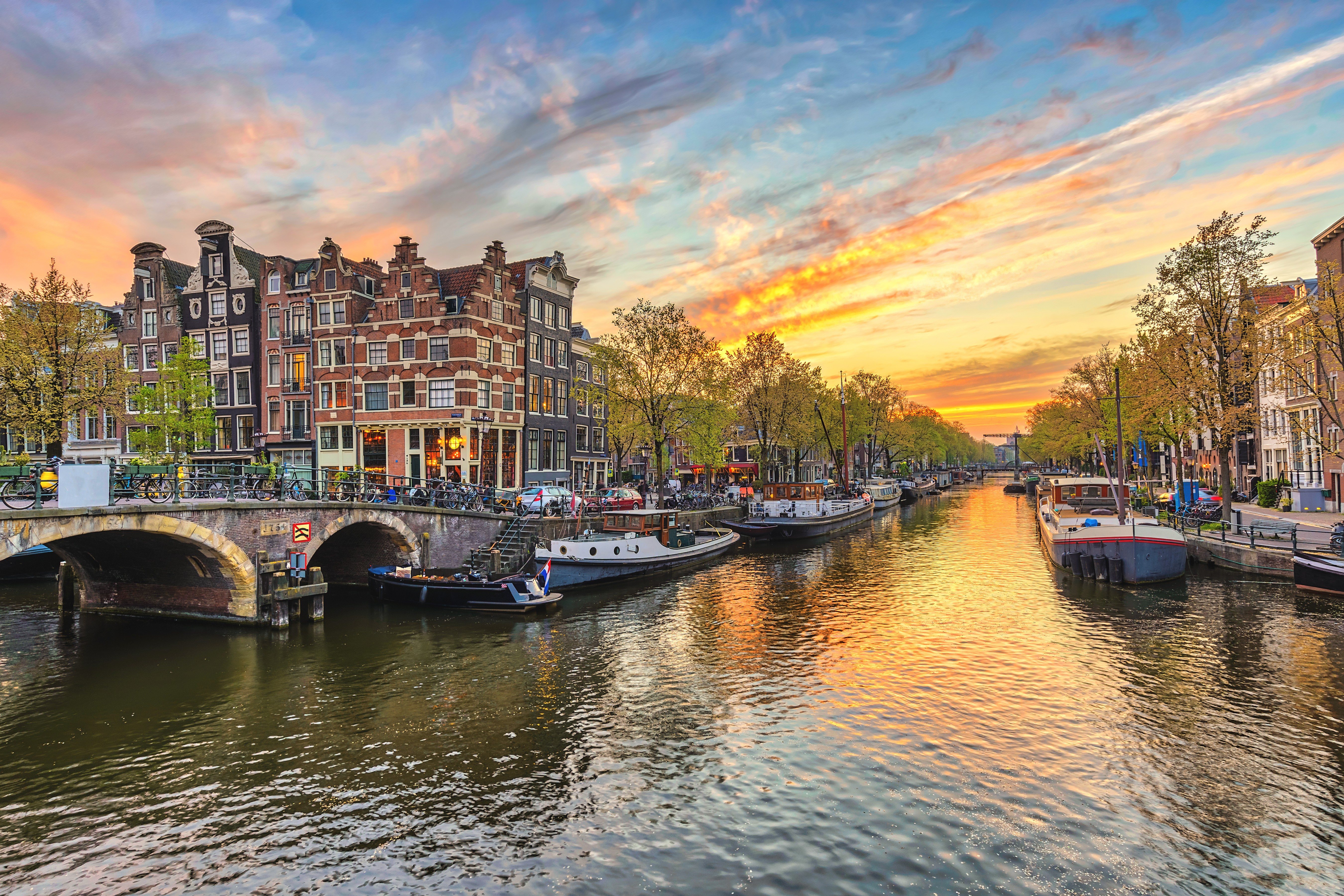 amsterdam-adobestock-176953179.jpeg