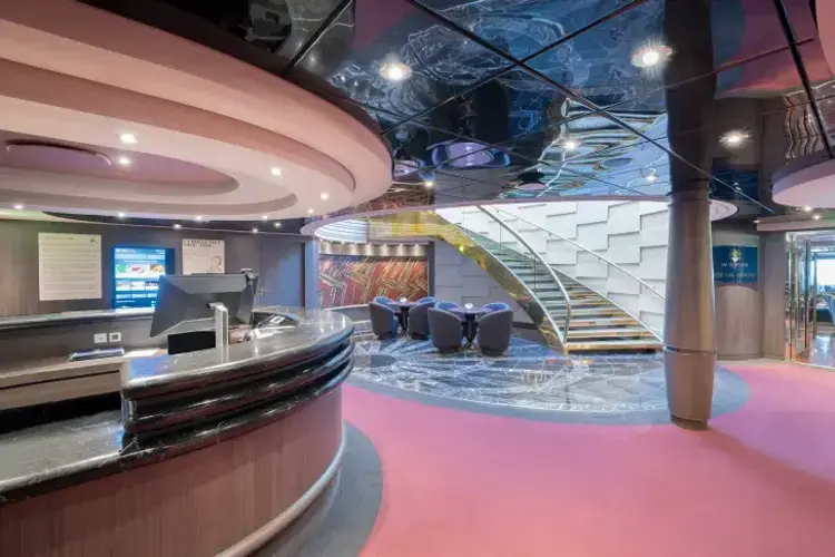 MSC25041903MSC   Divina MSC Yacht Club Concierge Area.webp
