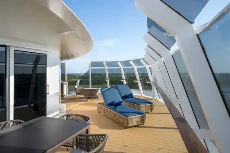 MSC23020099MSC Euribia MSC Yacht Club Royal Suite with whirlpool bath (YC3).webp