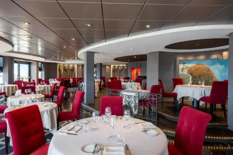 MSC25039992MSC Fantasia, MSC Yacht Club  L'Etoile.webp