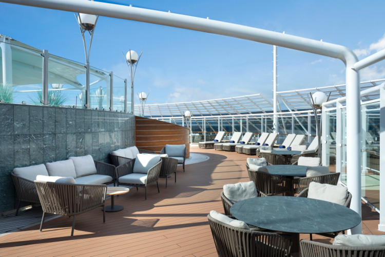 MSC25039999MSC Fantasia, MSC Yacht Club The One Bar.png