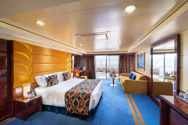 MSC18015840MSC Fantasia, MSC Yacht Club Deluxe Suite (YC1).webp