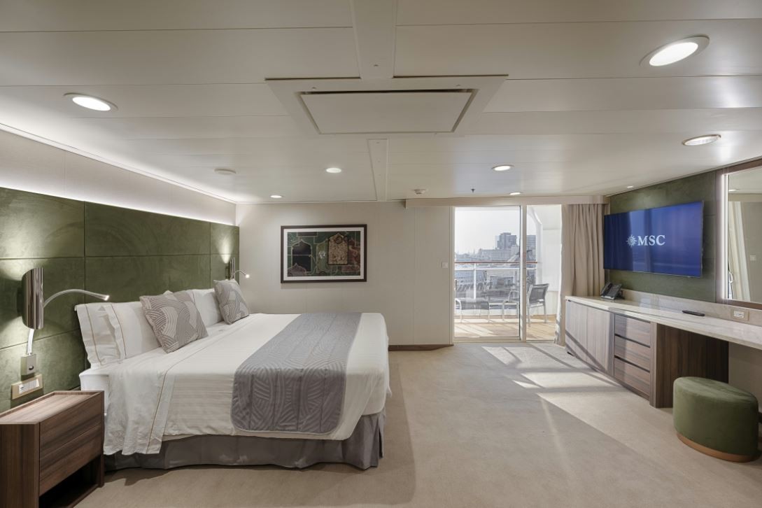 msc-magnifica-s-yacht-club-deluxe-suite.JPG