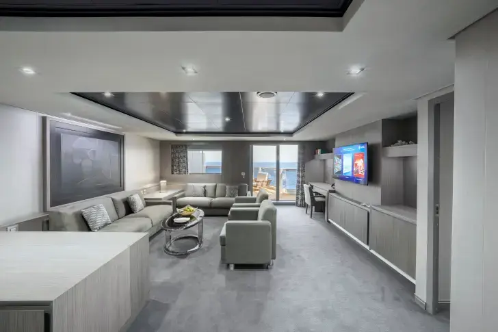 MSC21007816MSC Seashore, MSC Yacht Club Royal Suite with whirlpool bath (YC3).webp