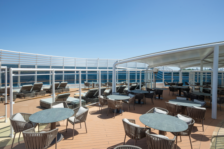 MSC25042570MSC Splendida, MSC Yacht Club - The One Bar.png