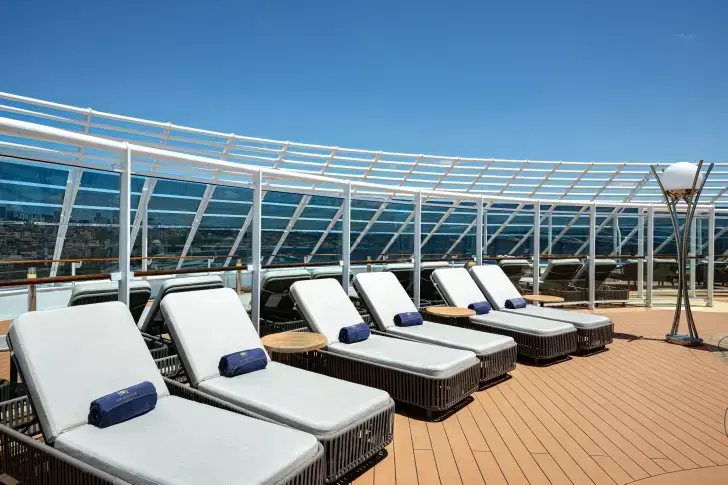 MSC25042581MSC Splendida, MSC Yacht Club - The One Pool, Solarium.webp