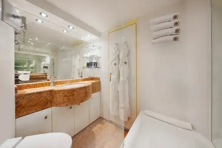 MSC25042684MSC Splendida, MSC Yacht Club Deluxe Suite - Bathroom (YC1).webp