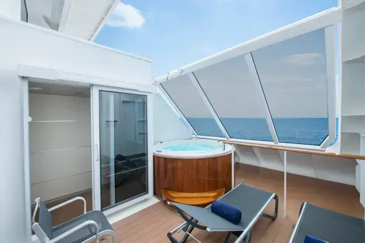 MSC21006852MSC Virtuosa, MSC Yacht Club Duplex Suite with whirlpool bath (YJD).webp