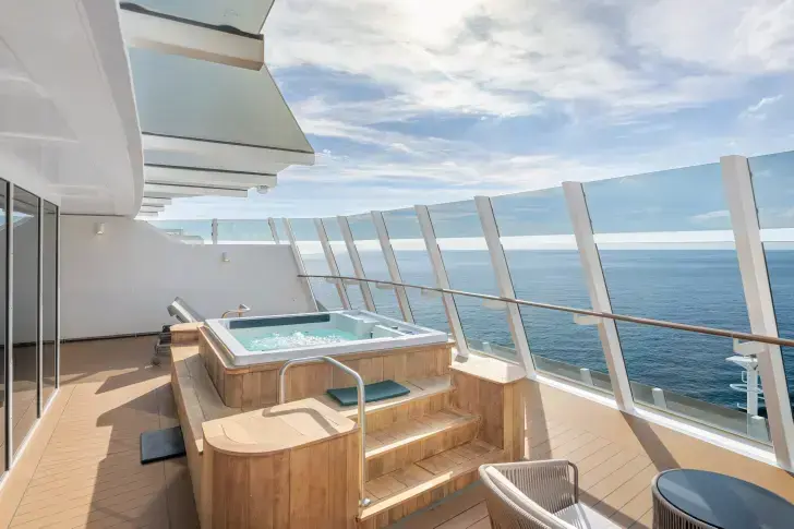 MSC26048477MSC World Europa, MSC Yacht Club Owner's Suite with Whirlpool bath (YC4).webp