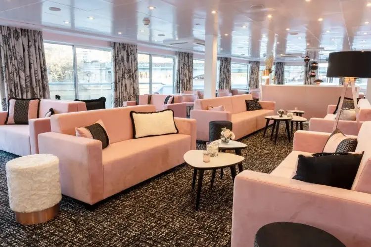 Salon and bar 1.webp