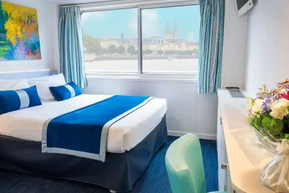 MIDDLE DECK 1 DOUBLE BED CAT C.webp