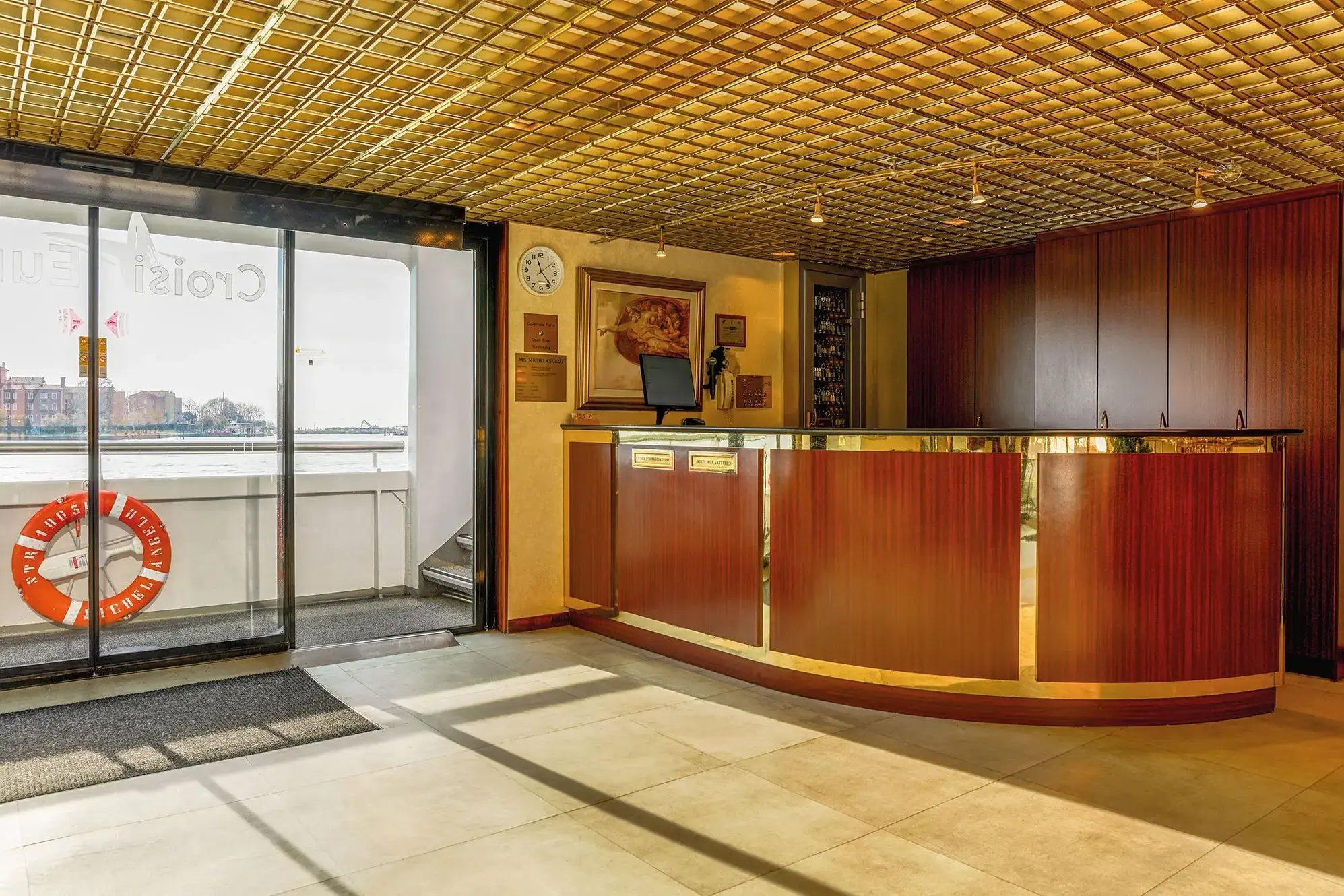 14 Reception croisieurope-ms-michelangelo.webp