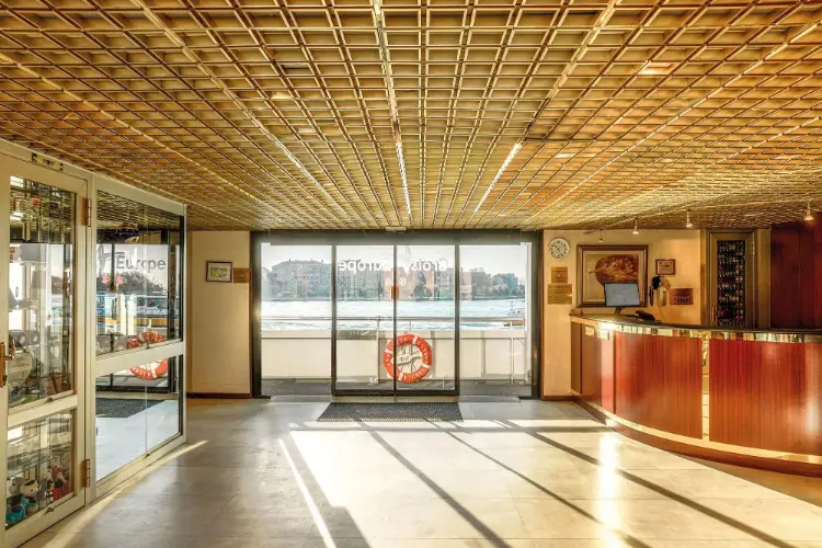 15 Reception croisieurope-ms-michelangelo.webp