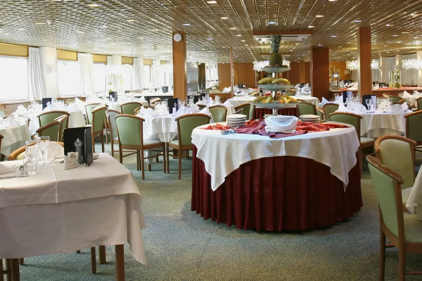 restaurant-MS-Fernao-de-Magalhaes-Douro-CroisiEuropecCroisiEurope.webp
