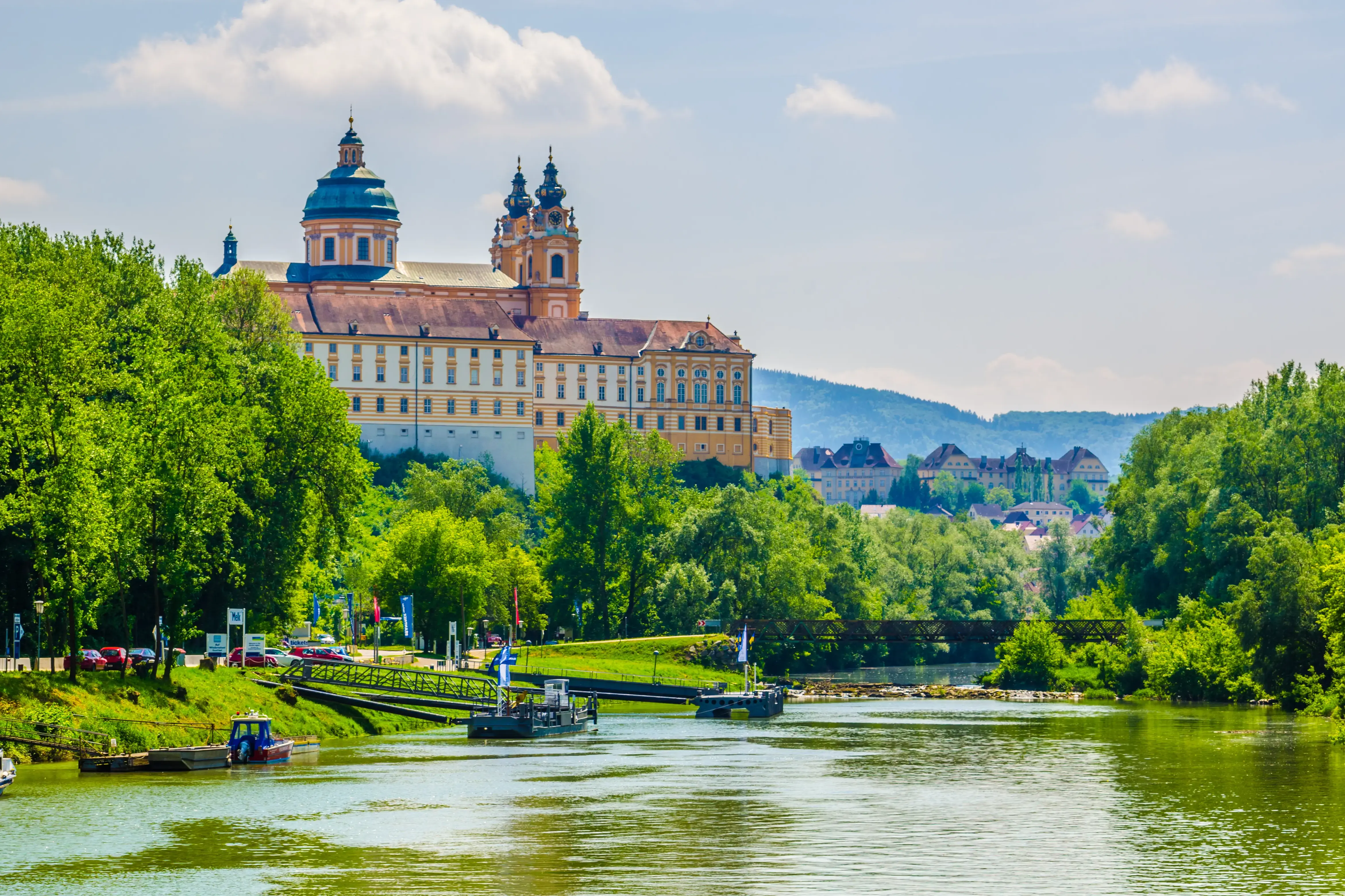 melk-adobestock-110114905.webp