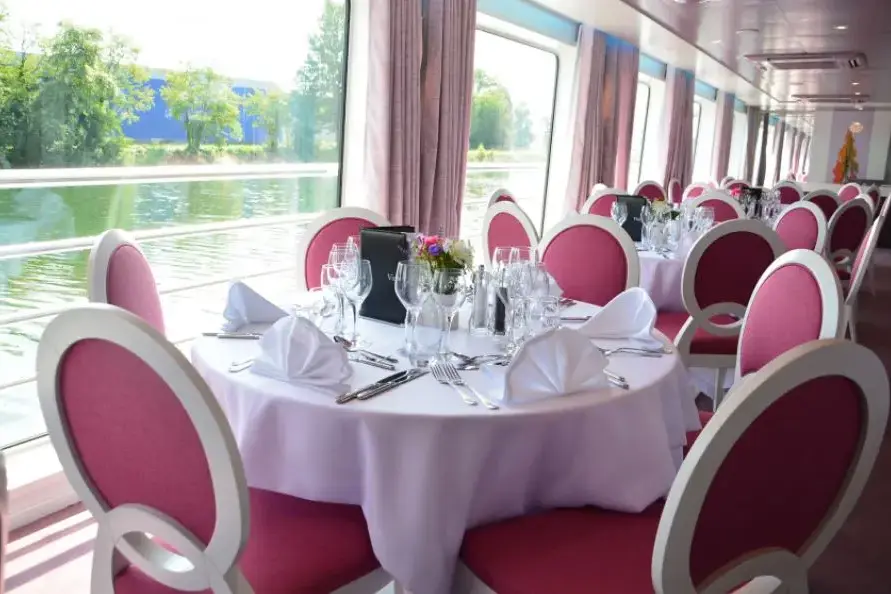 MS Douce France Restaurant 4.webp