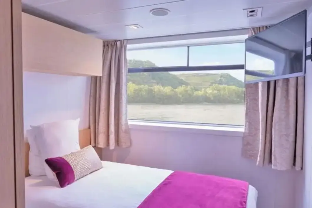 MAIN DECK 1 BED SINGLE CAT C.webp