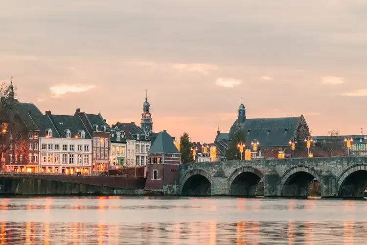 maastricht-920x500.webp