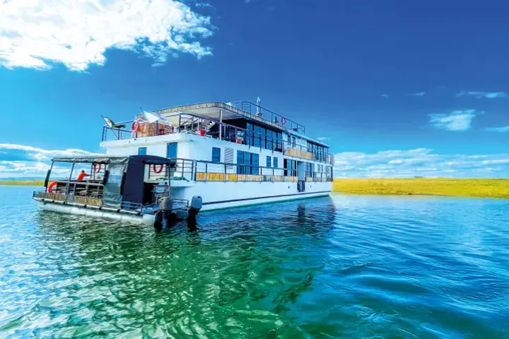 RV Zimbabwean Dream ship 2.webp