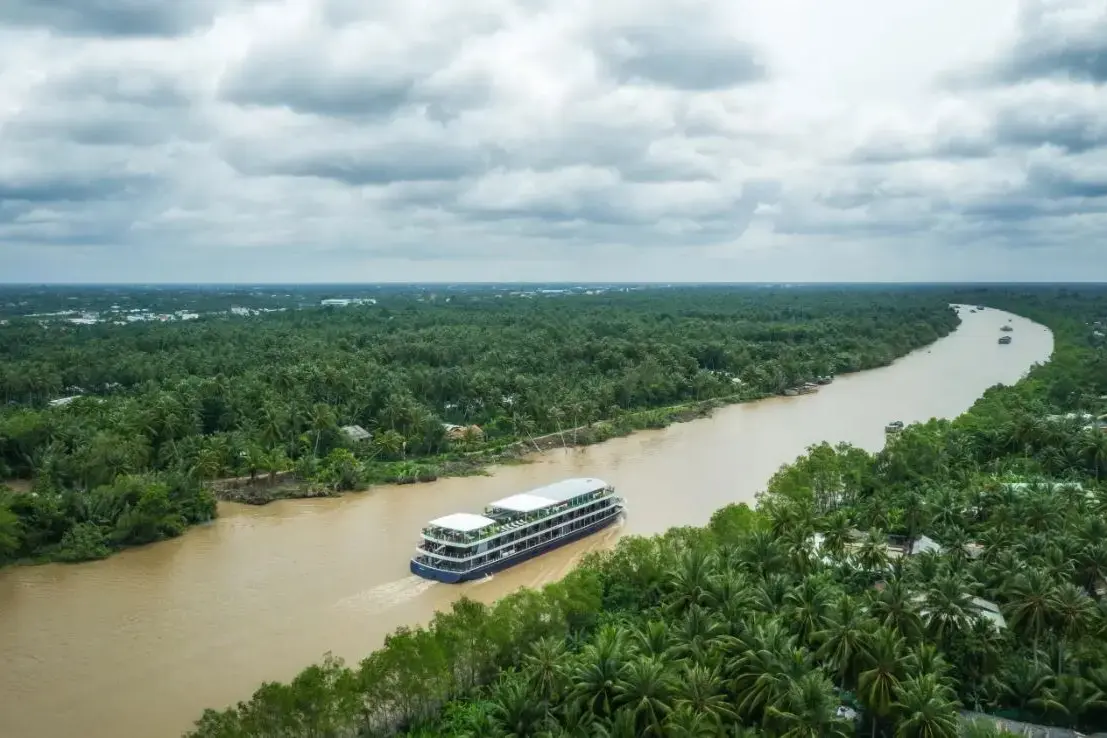 RV Indochine II 16 ship.webp