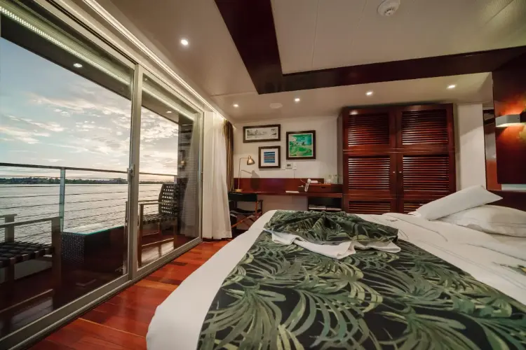 CroisiEurope-RV-Indochine-II-Rivierschip-Cruise-Hutcategorie-Suite-scaled.webp