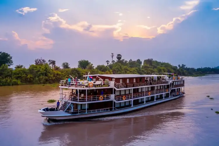 RV Lan Diep 3 ship.webp
