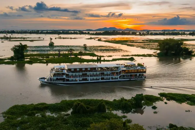 RV Lan Diep 5 ship.webp